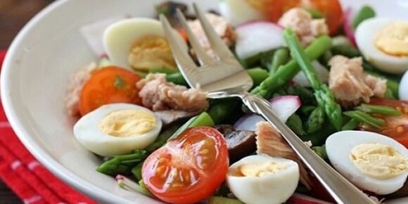 salata od povrća sa jajima za mršavljenje